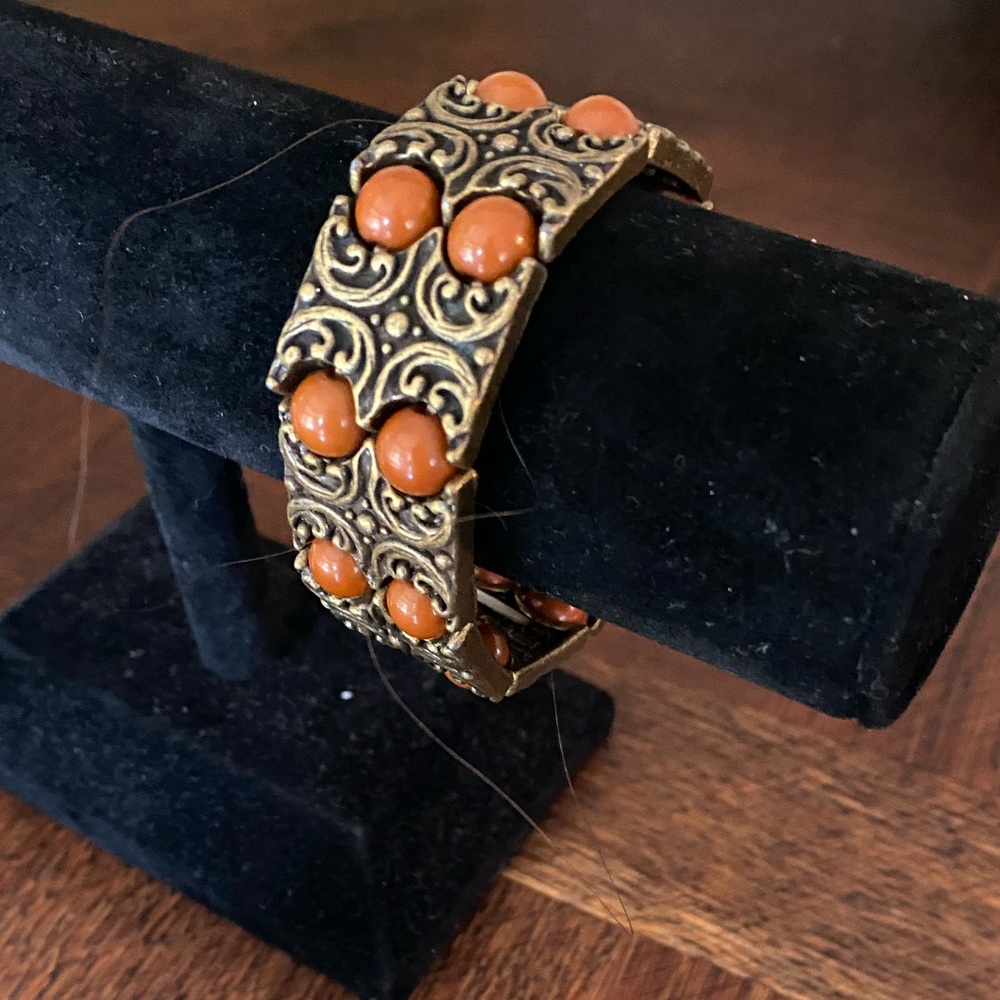 Antique gold tone and brown beaded filigree bracelet on stretch band